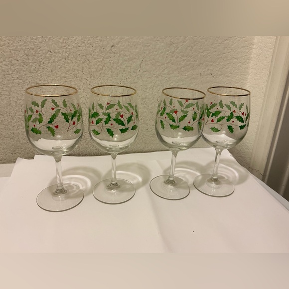 Lenox Holly Pattern Wine Glasses with Gold Rim - Green & Red